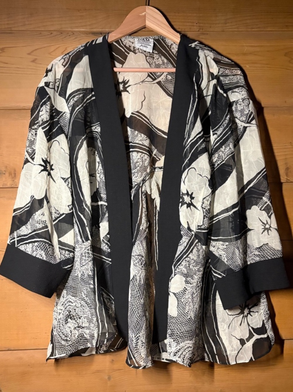 90s Vintage Whimsigoth Top Black White Floral Lace Sheer Kimono Jacket